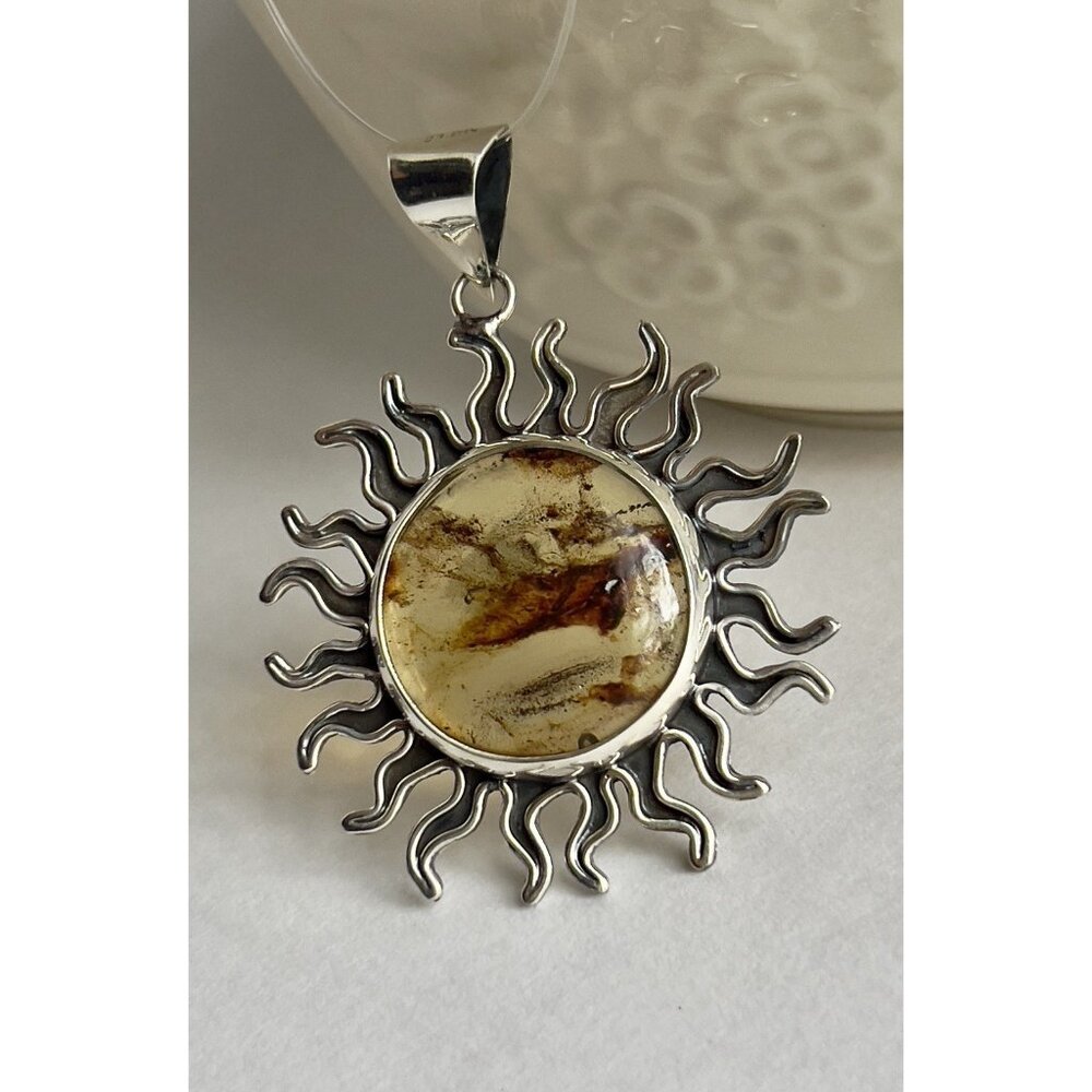 Sunburst Pendant – 925 Sterling Silver with Natural Amber - Picture 6 of 16